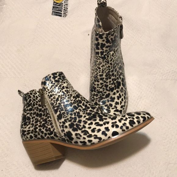 Women’s Boots! - Picture 1 of 5